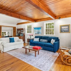 Charming Cape Cod Cottage Fire Pit, Pet Friendly Minutes to the Beach
