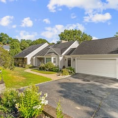 Cape Cod Family Retreat 5BR, Hot Tub, Sleeps 14