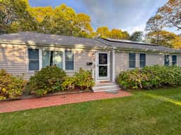 Cape Cod Fireplace/ Hot Tub Fire Pit & Beach - Image 2