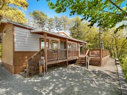 Perfect Lakeview Family Retreat – Beach + Pool - Image 2
