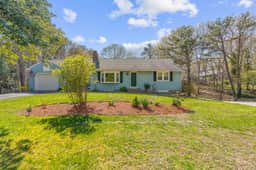 Spacious Family 5BR Cape Retreat FirepitDeckOutdoorShower - Image 2