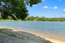 Lakeside Cape Cod Family Retreat, Fire Pit, BBQ and Nearby the beach! - Image 3