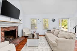 Mashpee Gem with a Private Yard, Volleyball, BBQ and a Fire pit! - Image 5