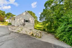 Cape Cod Family Retreat 5BR, Hot Tub, Sleeps 14 - Image 3