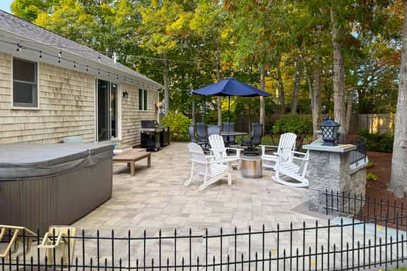 Cape Cod Fireplace/ Hot Tub Fire Pit & Beach - Image 1