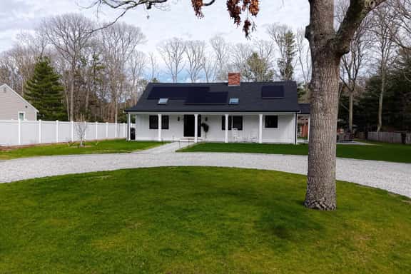 Coastal Retreat: Game Room, BBQ, Fire Pit & Beach Nearby! - Image 1