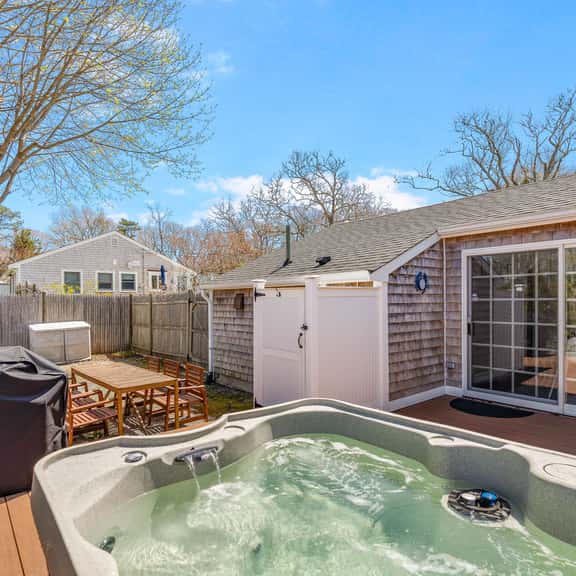 Renovated 4BR Family Retreat | AC & Hot Tub - Image 1
