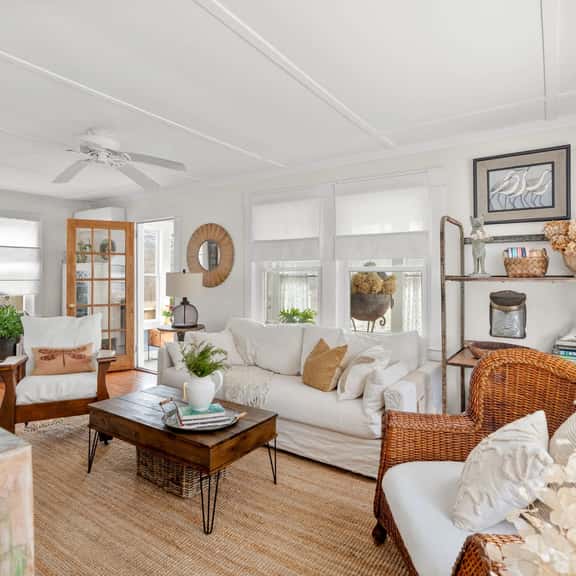 Cape Cod Bungalow Walk to Beach Firepit - Image 1