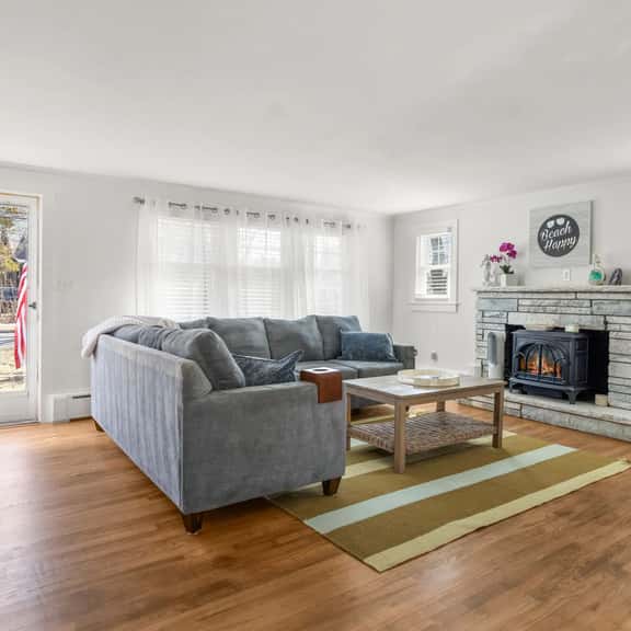Cape Cod Retreat · Falmouth, Firepit, Beaches - Image 1