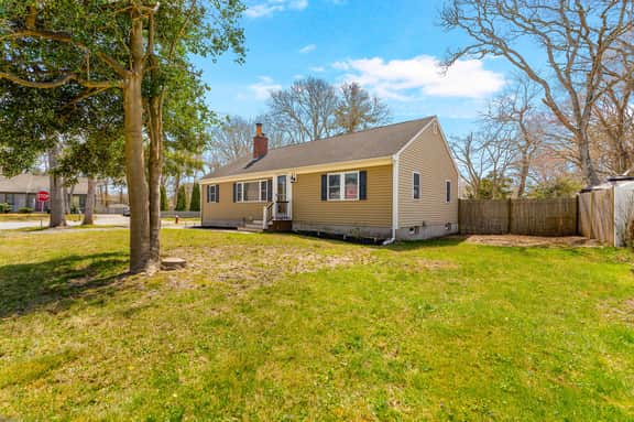 Hyannis MA Family 3BR Firepit Beach nearby - Image 3