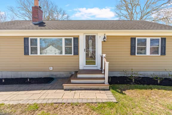 Hyannis MA Family 3BR Firepit Beach nearby - Image 5