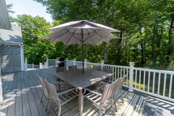 Old Silver Beach House: BBQ, Bikes, WoodFirepit Fun! - Image 2