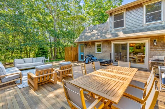 Vineyard Haven Family Beach, Fire Pit & Garden View - Image 3