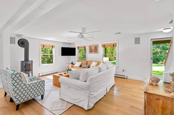 Vineyard Haven Family Beach, Fire Pit & Garden View - Image 2