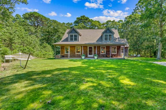 Vineyard Haven Family Beach, Fire Pit & Garden View - Image 5