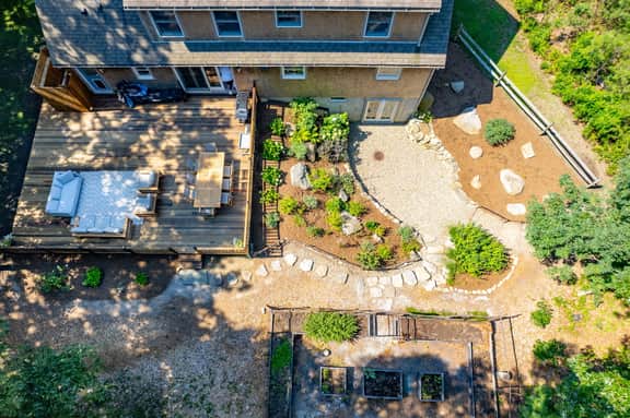 Vineyard Haven Family Beach, Fire Pit & Garden View - Image 4