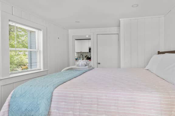 Cozy Cape Cod 17A with Fire Pit Near Beaches - Image 3