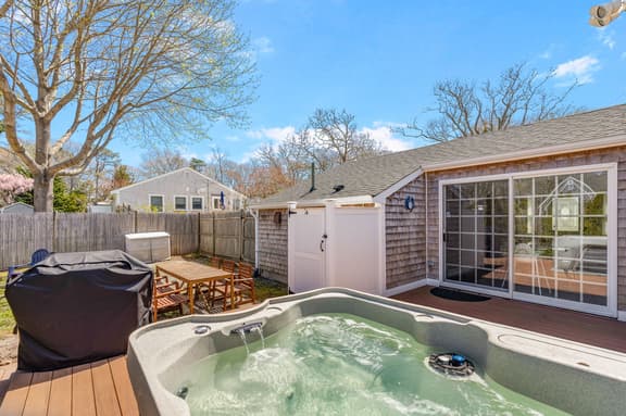 Renovated 4BR Family Retreat | AC & Hot Tub - Image 1