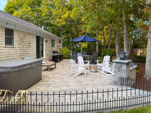 Cape Cod Fireplace/ Hot Tub Fire Pit & Beach - Image 1