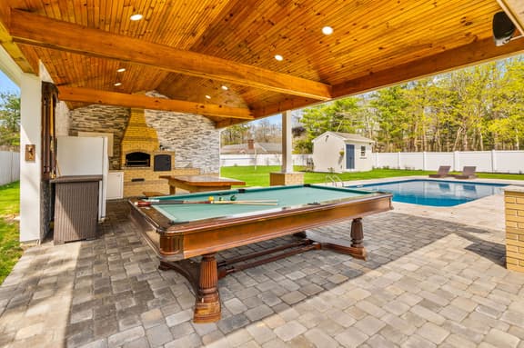 Family Retreat hot tub,Firepit,Beach nearby - Image 1