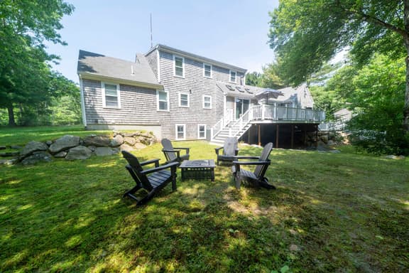 Old Silver Beach House: BBQ, Bikes, WoodFirepit Fun! - Image 1