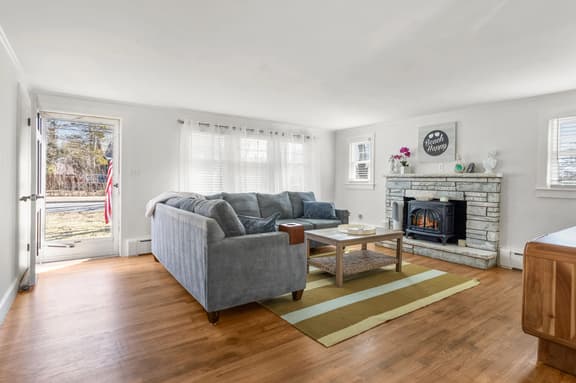 Cape Cod Retreat · Falmouth, Firepit, Beaches - Image 1