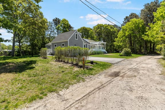 South Yarmouth Retreat Near Beaches & Dining - Image 1