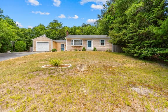 Cozy 2BR Family Home with Fire Pit and Backyard - Image 1
